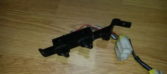 Nissan Primera Electric window control switch