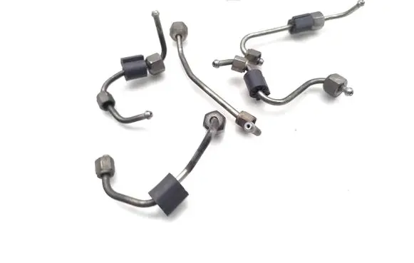 Mercedes-Benz C AMG W205 Fuel injector supply line/pipe 