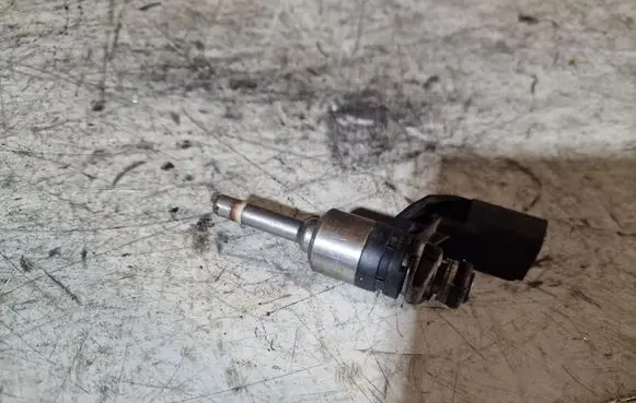 Fuel injector