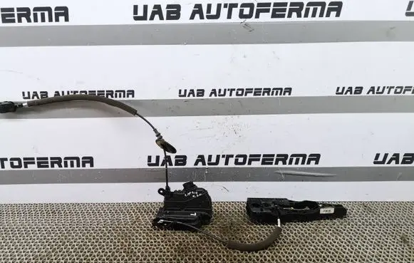 Renault Captur Rear door lock 825019935R 40717224