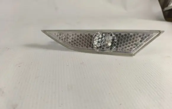 Mercedes-Benz E W210 Front fender indicator light 4632
