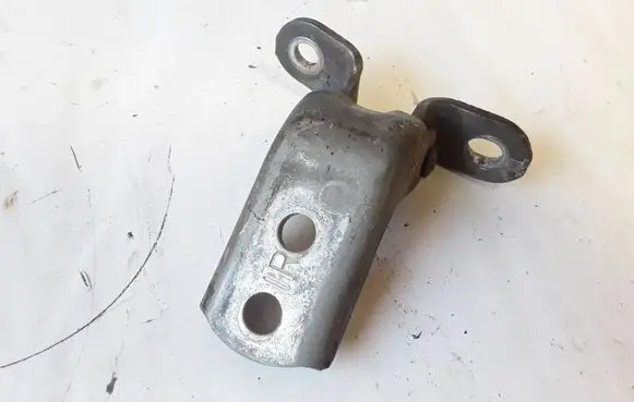Infiniti QX56 Front door upper hinge NOCODE