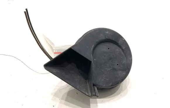 Audi A4 S4 B7 8E 8H Horn signal 