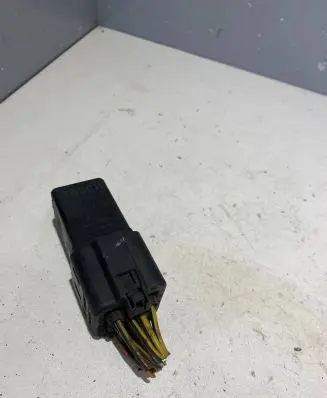 Volvo S80 Glow plug pre-heat relay 31342686