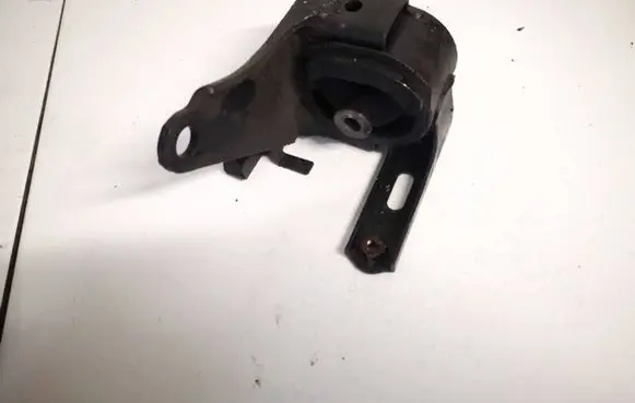 Toyota RAV 4 (XA20) Engine mount bracket