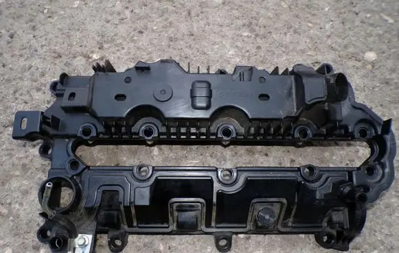 Mazda CX-30 Rocker cam cover HF01