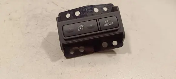 Nissan X-Trail T32 Cruise control switch 