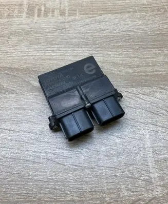 Toyota 4 Runner N280 Seat control module 8995247040 48281110270