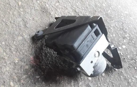 Renault Megane II ABS Pump 8200038095