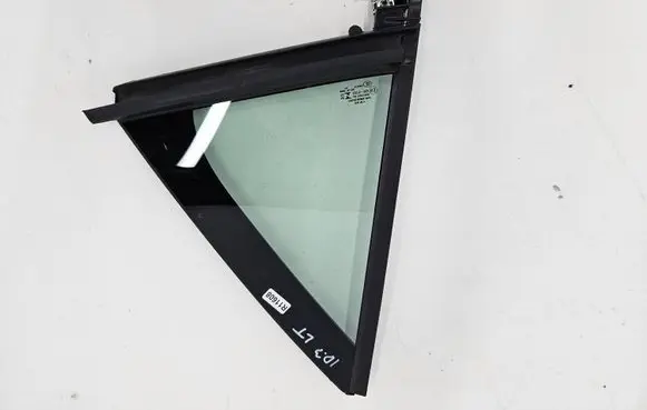Rear vent window glass