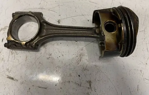 Volkswagen PASSAT B6 Piston with connecting rod bhs06bh