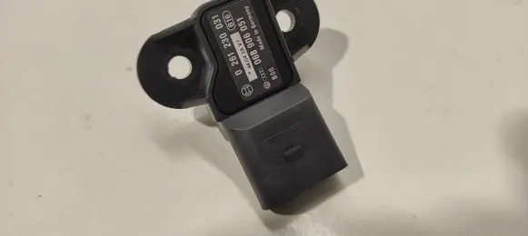 Volkswagen PASSAT B6 Air pressure sensor 0261230031 06B906051