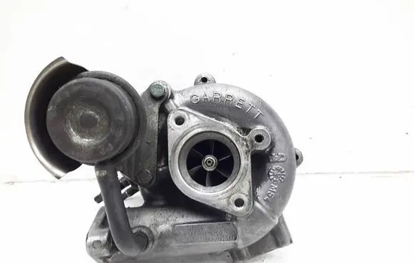 Nissan Almera Tino Turbo 013543