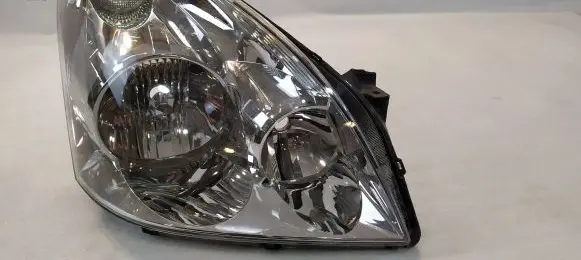 Toyota Corolla Verso AR10 Headlight/headlamp