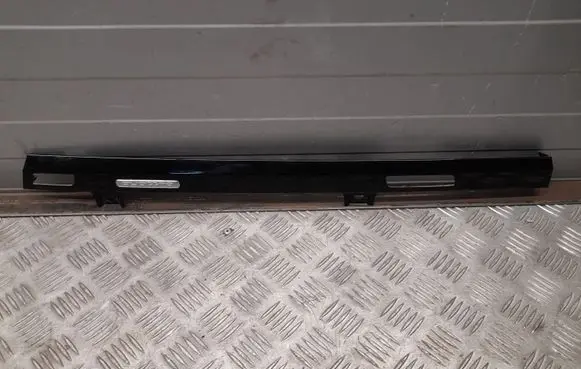 Audi Q7 4M Dashboard glove box trim 4M1853242A