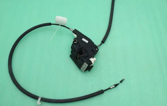 Maserati Levante Front door lock 670101181 45026022