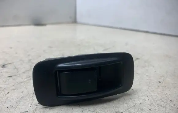 Toyota Corolla Verso AR10 Electric window control switch 54035228
