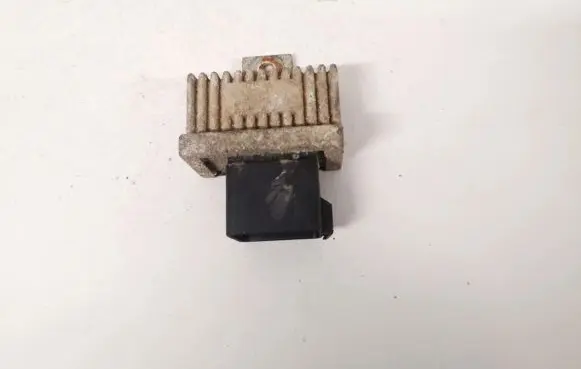 Renault Megane II Glow plug pre-heat relay 7700115078