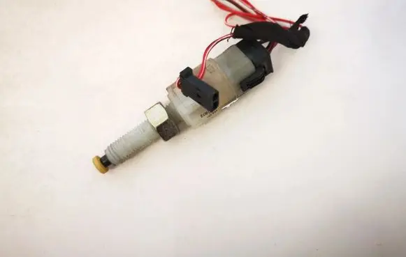 Audi A4 S4 B5 8D Brake pedal sensor switch 108886