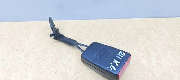 Mercedes-Benz E W211 Rear seatbelt buckle 2118600169