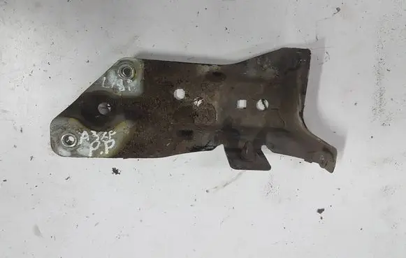 Audi A3 S3 8P Fender mounting bracket 