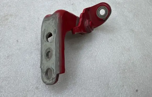 Ford Mustang VI Front door lower hinge P001A 168AAG