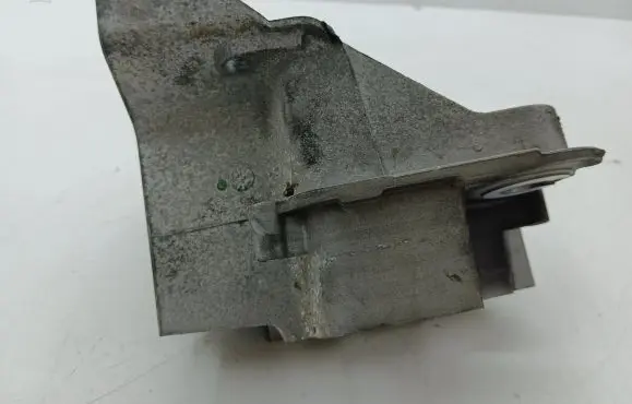 Land Rover Evoque I Engine mounting bracket 9682877580
