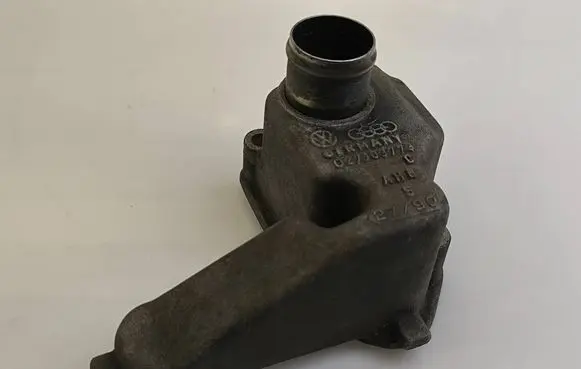 Volkswagen PASSAT B3 Breather/breather pipe/hose 027103773 2790