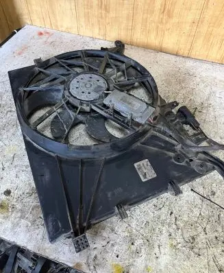 Volvo S60 Radiator cooling fan shroud 0130303947 30645148