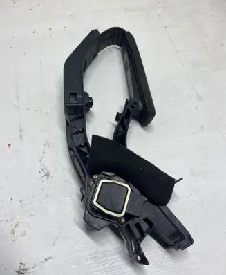 Mercedes-Benz E W211 Accelerator throttle pedal A2113010001 5183