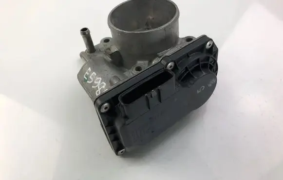 Toyota Corolla E160 E170 Throttle valve 220300T110