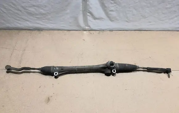 Toyota Avensis T270 Steering rack
