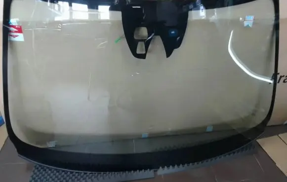 Volvo V60 Front windscreen/windshield window 