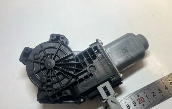 Citroen Berlingo Front door window regulator motor 430106F0 161202 071216