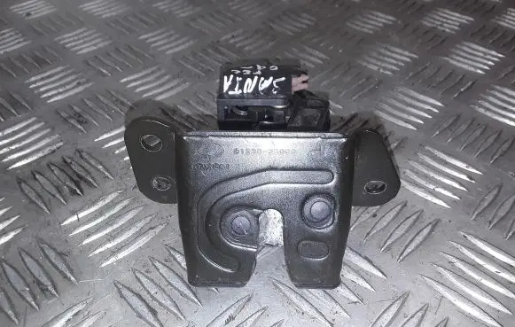 Hyundai Santa Fe Tailgate/trunk/boot lock/catch/latch 812302b000