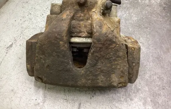 Opel Zafira B Front brake caliper