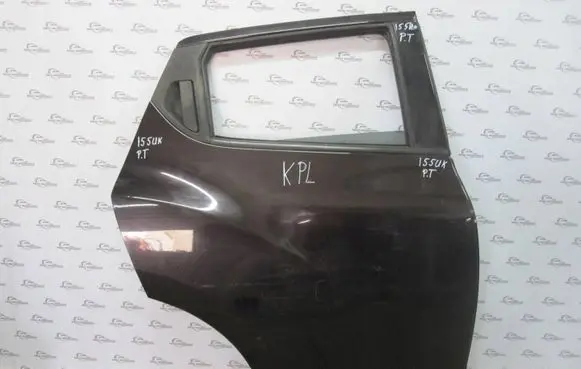 Nissan Juke I F15 Rear door 