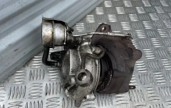 Nissan Almera Tino Turbo