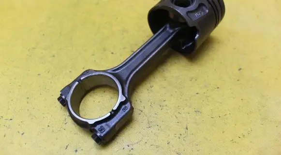Opel Corsa D Piston with connecting rod