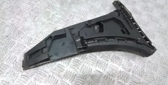 Volvo XC90 Front bumper mounting bracket 30698128