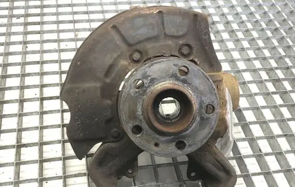 Skoda Octavia Mk1 (1U) Front wheel hub spindle knuckle