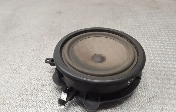 Audi A3 S3 A3 Sportback 8P Front door speaker 8P0035411