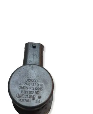 Toyota Yaris Fuel pressure regulator 2328033010 0281002507