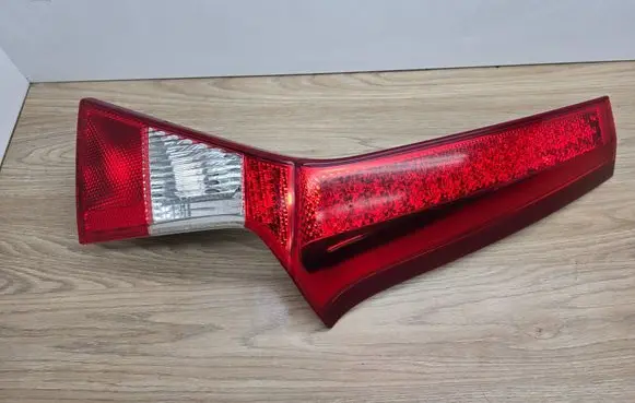Volvo V70 Tailgate rear/tail lights