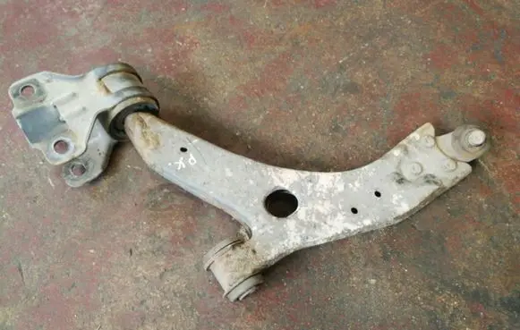 Ford Focus Front lower control arm/wishbone
