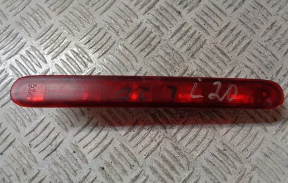 Hyundai i20 (PB PBT) Third/center stoplight 927601J000