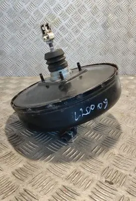 Mitsubishi L200 Brake booster 06105U