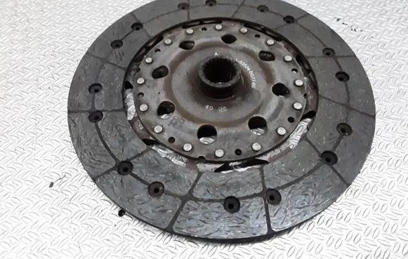 Mitsubishi Lancer VIII Clutch pressure plate L030240G7700