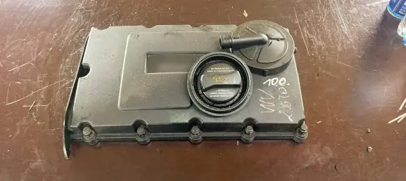 Volkswagen PASSAT B6 Rocker cam cover 03G103475