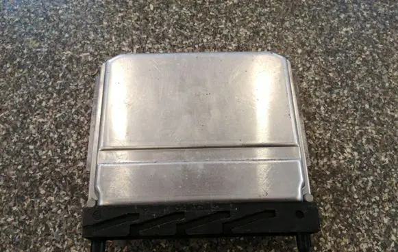 Volvo V70 Engine control unit/module 0281001776